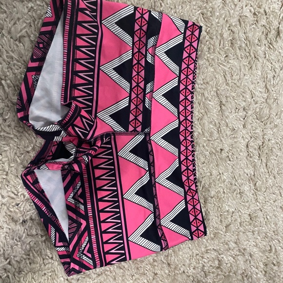 Fleo shorts - Picture 1 of 3